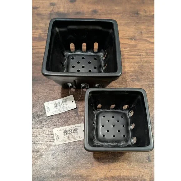 NWT Black Ceramic Berry Baskets 5.5