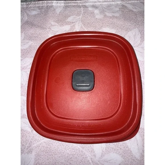Rubbermaid 2D85 Container Easy Find‎ Red Vented Square Replacement Lid 6.25