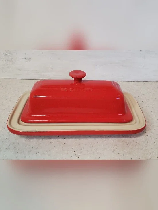 Le Creuset Cerise Red Stoneware Covered Butter Dish Heritage 7.5