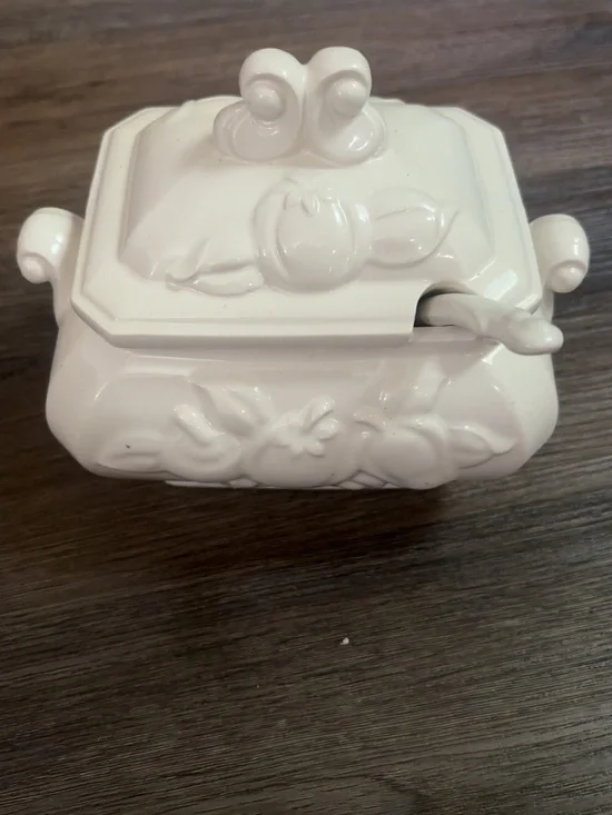 White Decorative Ceramic Sugar Bowl with Lid and Spoon