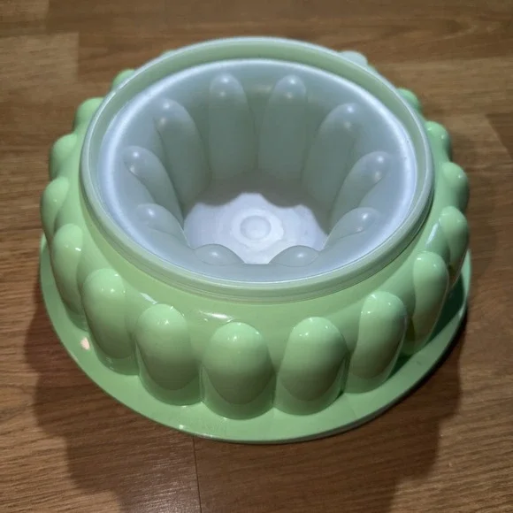 VTG 3pc Tupperware Jello Mold Ice Ring 1970s Mint Green #1201 1202 1203 Lid Set