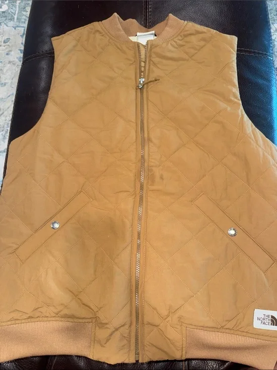 The North Face Quilted Tan Brown Jacket Detail