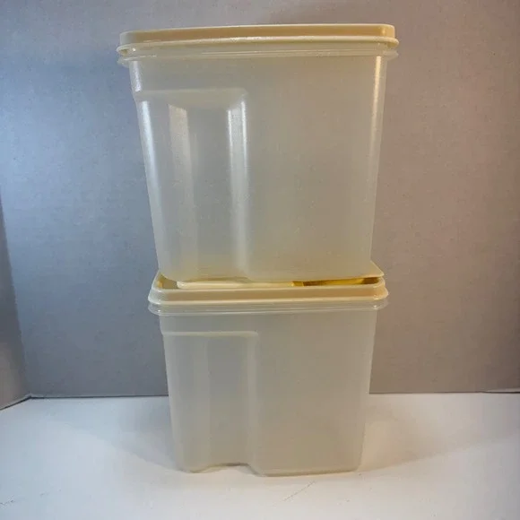 Rubbermaid Cereal Keeper Set Of 2 Almond Clear Vintage 4 Cup Flip Top Lid