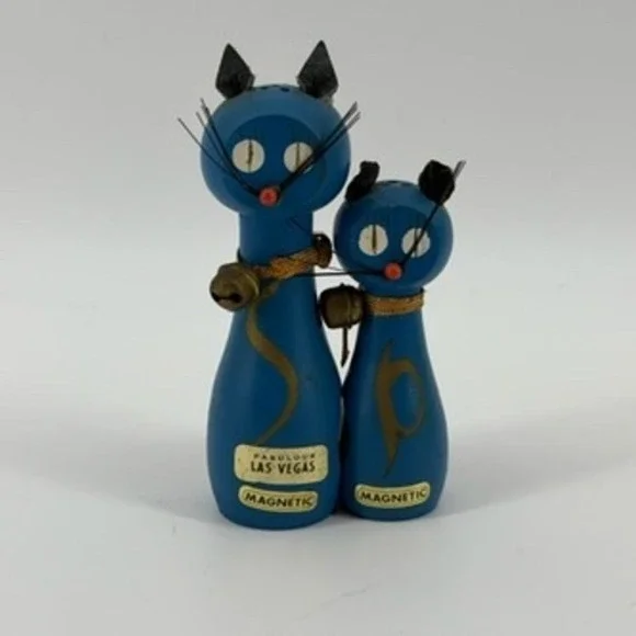 Vintage Las Vegas Magnetic Cat Salt Pepper Shakers Blue MCM Retro Decor‎