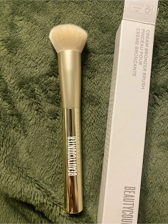 beautycounter Gold Tone Powder Brush with Cream Bristles