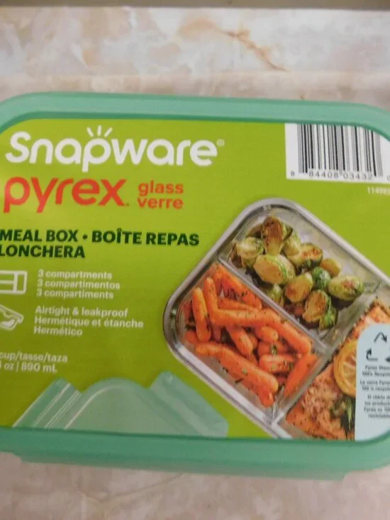 Pyrex Snapware Glass Meal Box 3 Compartments 3.8 Cup NEW