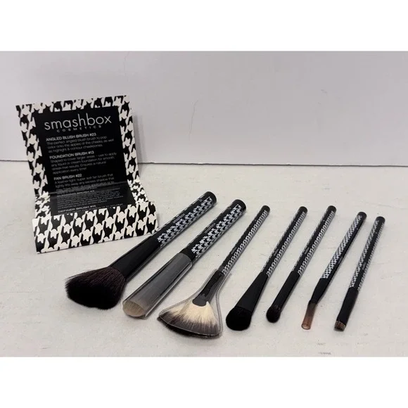 Smashbox Cosmetics brushes Mod Chic brushes set NEW 7 pieces