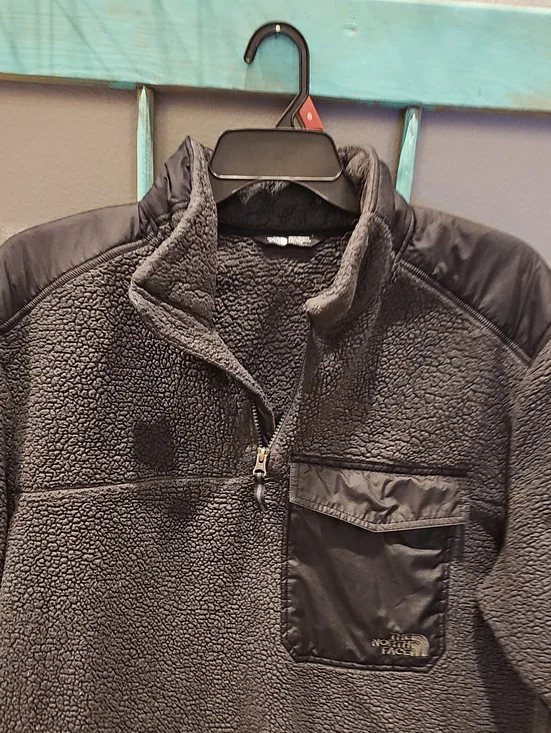 The North Face Men's Charcoal Gray Sherpa Fleece Half-Zip Pullover