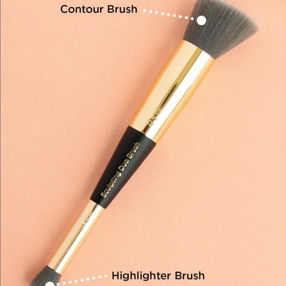 BILLION DOLLAR BROWS Sculpting Duo Brush $35 Charcoal-infused synthetic bristles