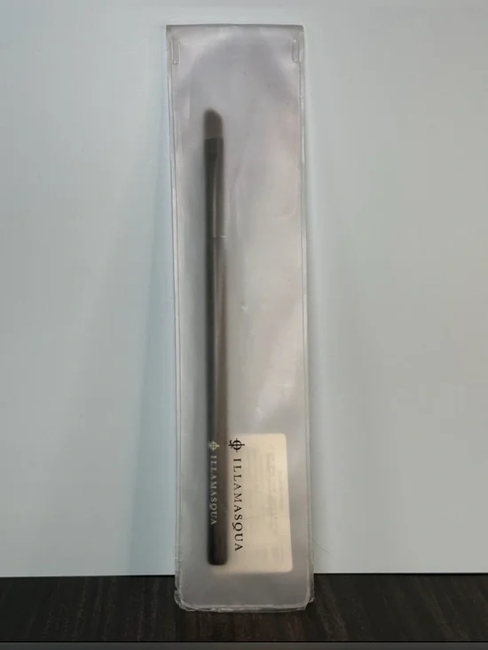 Illamasqua Lip Brush New in Plastic Sleeve