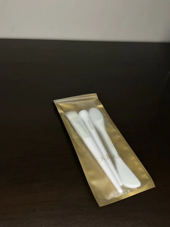Farah White‎ Makeup Brush and Silicone Applicator Trio