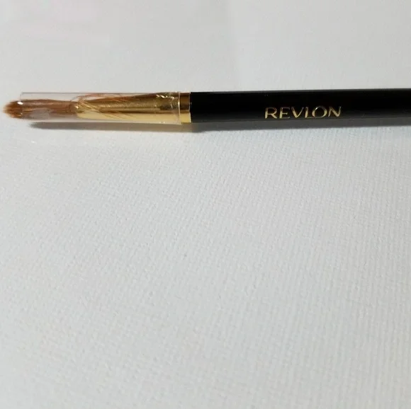 Revlon Lip Brush 4
