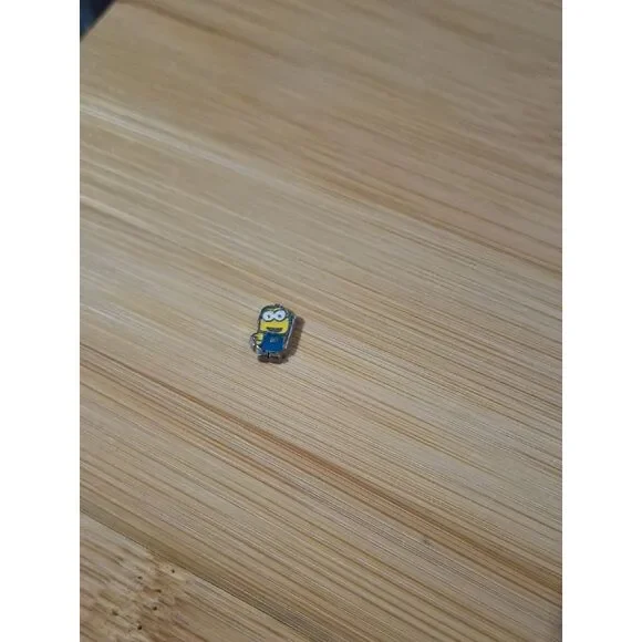 Floating locket charms- yellow minion with two eyes