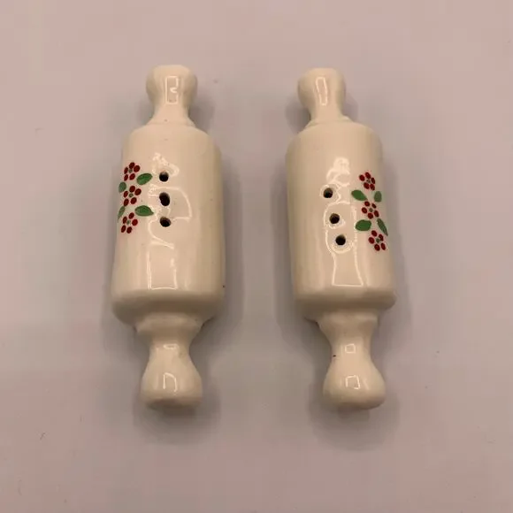 Vintage North Conway New Hampshire Souvenir Rolling Pin Salt & Pepper Shakers