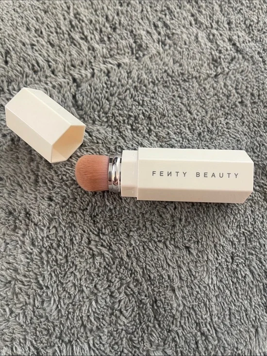 Fenty Beauty Portable Contour & Concealer Brush 150