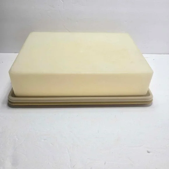 Vintage Tupperware Rectangular Cake Taker Carrier Harvest Gold Sheer 1241 1242