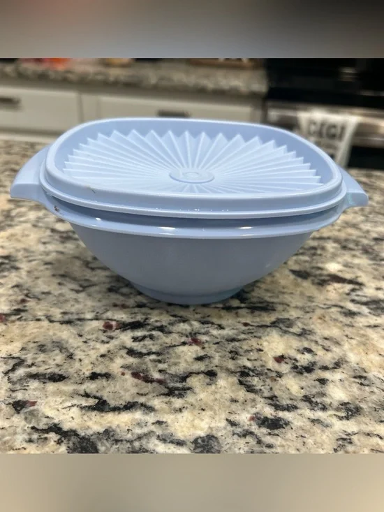 Tupperware Servalier 3 1/2 Cup  Square Bowl With Lid Light Pastel Blue