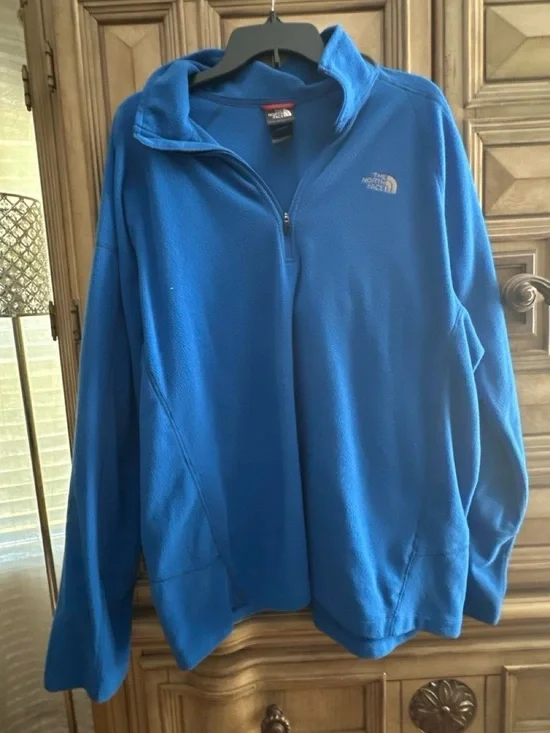 The North Face Men’s Bright Blue Half-Zip Fleece Pullover