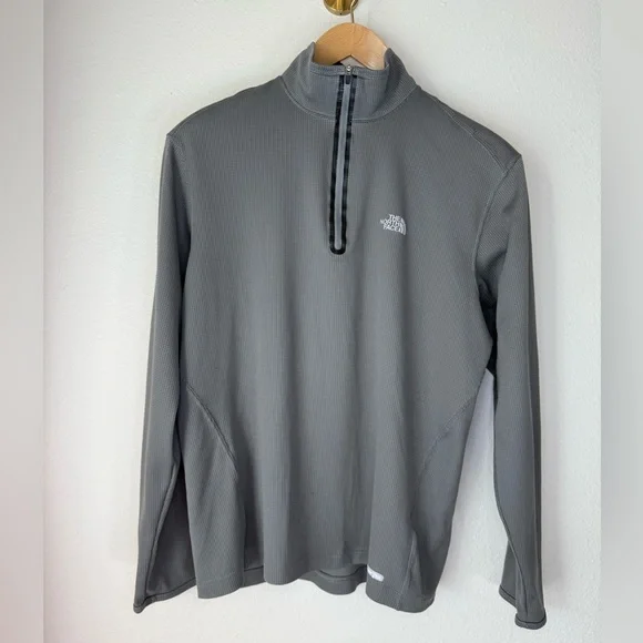 The North Face Mens 1/4 Zip Long Sleeve Shirt size M