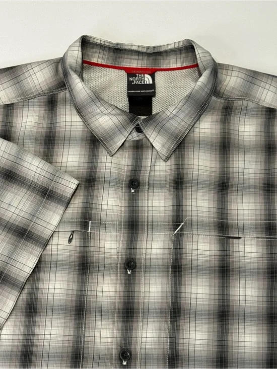 The North Face Men's XXL Short Sleeve Button Down Grey Plaid Outdoor Gorpcore