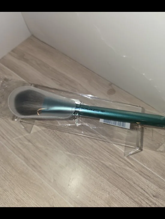 LIMITED EDITION MAC 127 DUO FIBRE 127 BRUSH - ALLURING AQUATIC