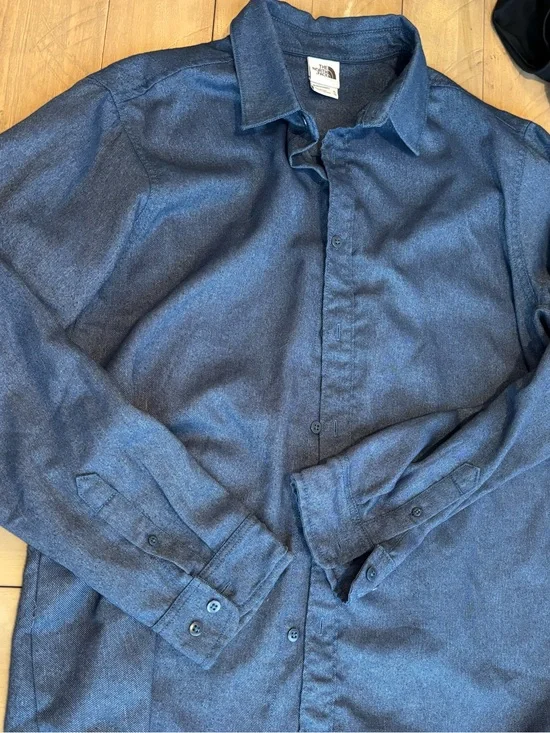 The North Face Men's Navy Blue Long-Sleeve Button Shirt