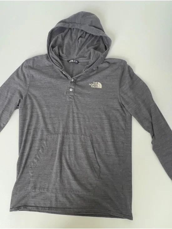 The North Face Men's Hooded Long-Sleeve Shirt in Heather Gray