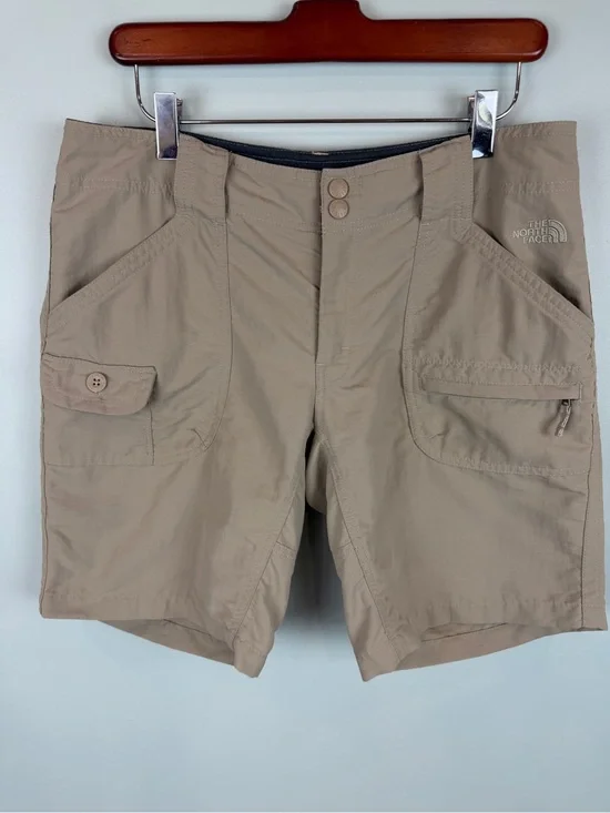 The North Face women’s Tan Hiking outdoor nylon Cargo Shorts size 10 Long