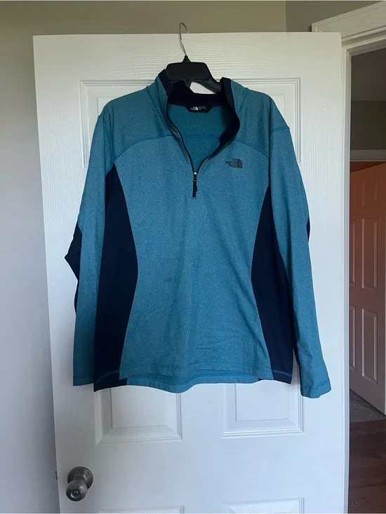 The North Face Men's Teal and Navy Lightweight Half-Zip Shirt Jacket