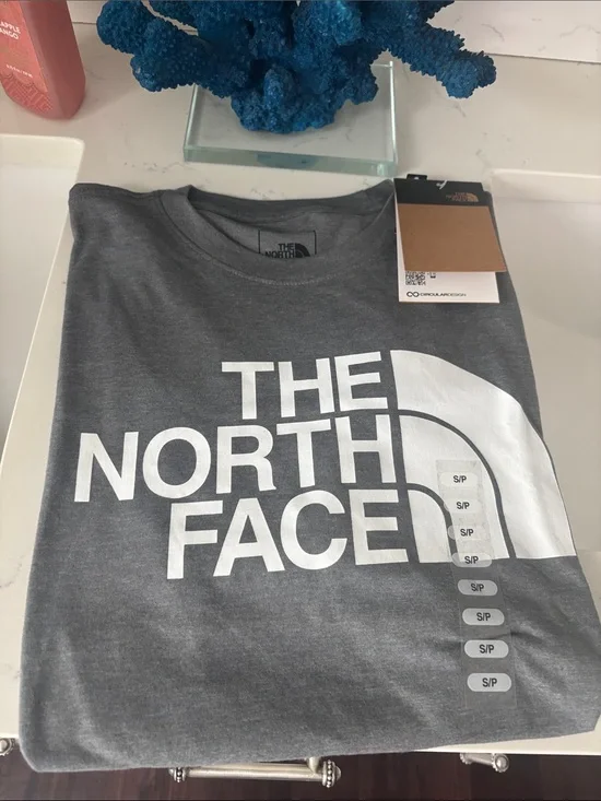 NWT Northface tee shirt