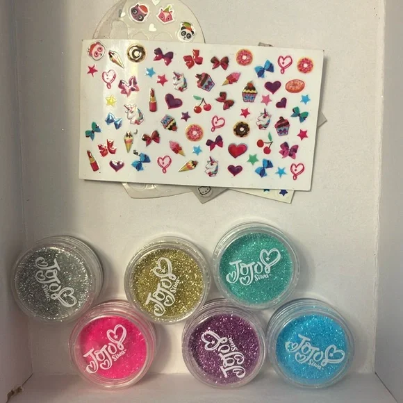 JoJo Siwa Razzle Dazzle Nail Art Decorating Kit glitter pods nail decoration.