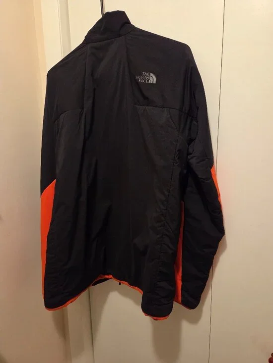 The North Face Men's Insulated Ventrix Jacket, Size large, color black and red