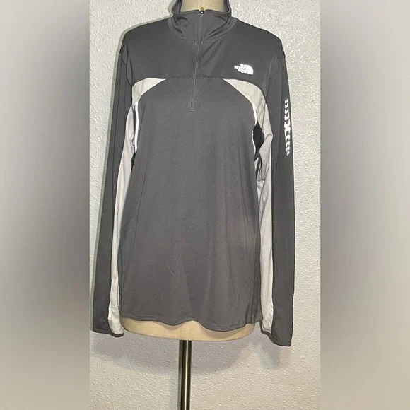 The North face men’s flight series Gray Long-Sleeve Athletic Top size large