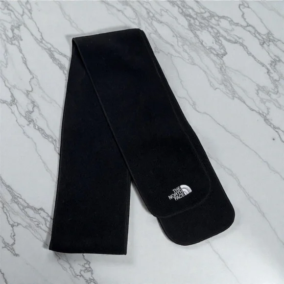 The North Face polartec Classic Black open Scarf unisex
