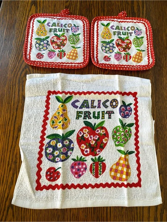Vintage NOS 1970s 80s “Calico Fruit” Potholder Set (2) and Dishcloth MCM