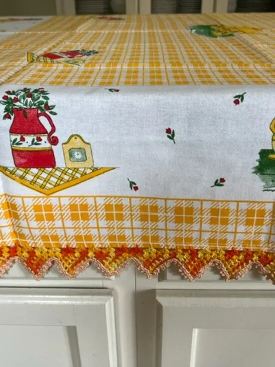 VTG Cotton Hand Embroidered  Border Tea Square Tablecloth Yellow/White 46
