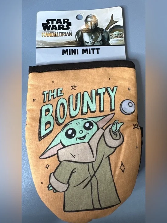 Disney Star Wars the mandalorian grogu baby yoda the bounty Brown Mini Oven Mitt