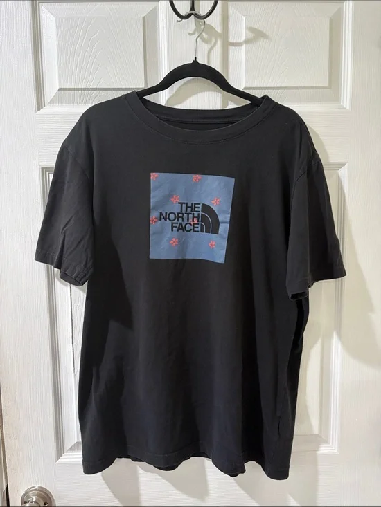 The North Face Black Short-Sleeve sz L