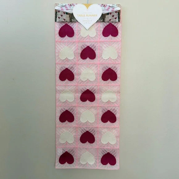 Envogue Pink and Cream Heart Table Runner