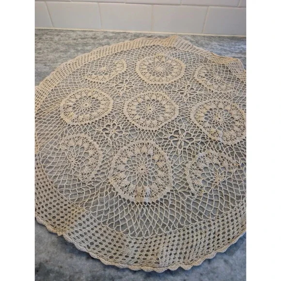 Vintage 100% Cotton 22in Doily‎ Farmhouse Style