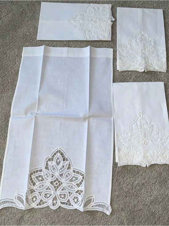 Ann’s VTG  White Table Napkins Embroidery & Open Cutwork‎ Detail Set Of 4 Cotton
