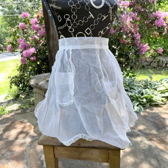 Vintage Sheer White Hostess Apron Lace Trimmed Pocket Scalloped Hem Cottagecore‎