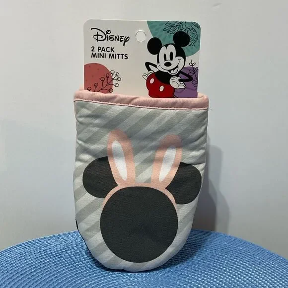 Disney Minnie Mouse set of 2 oversized mitts NWT