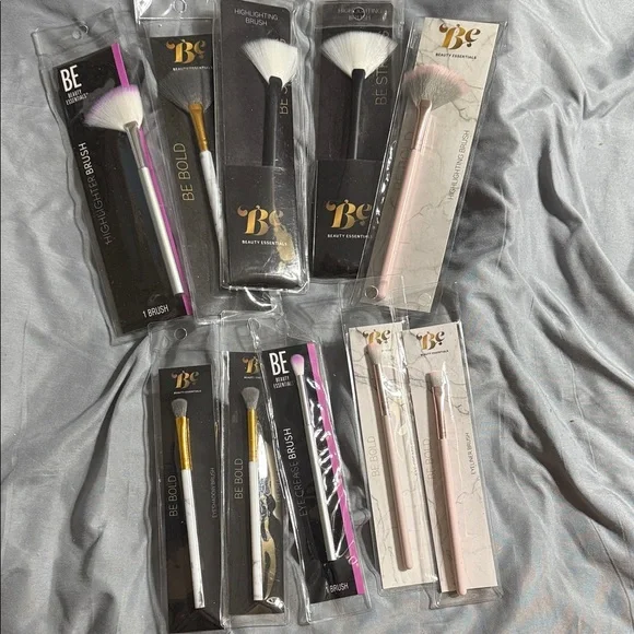 Makeup Brush Collection - Black, White, Pink, Gold