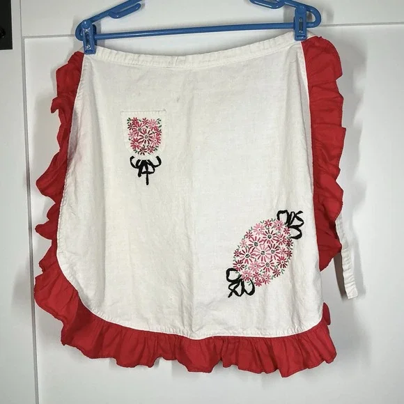 Vintage White & Red‎ Half Apron Ruffle Trim Pocket Embroidered Cottagecore Farm