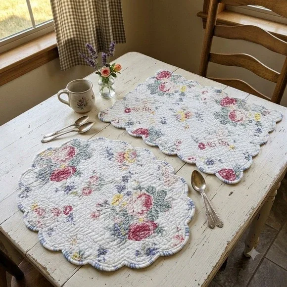 Vintage Floral Quilted Placemats Set of 2 Scalloped Reversible Cottagecore Blue