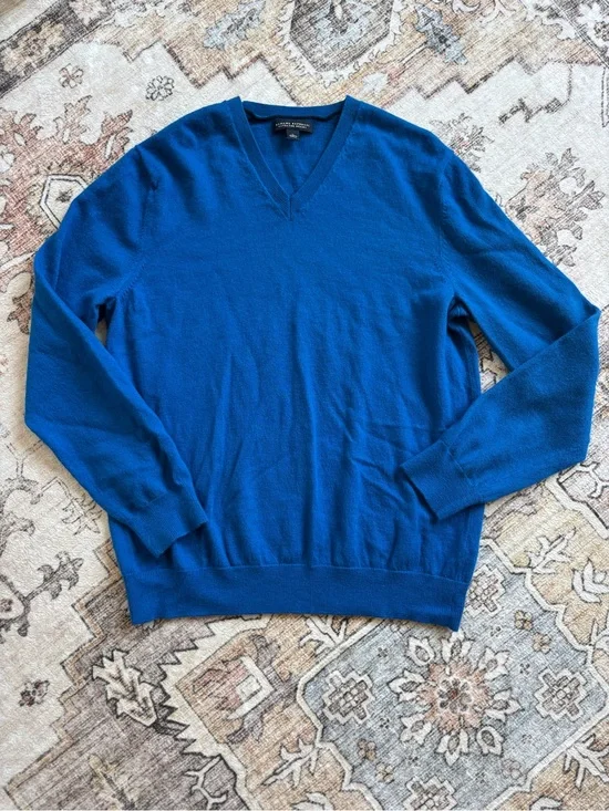 Banana Republic 100% Extra fine Merino Wool Men's V-Neck Sweater in Blue