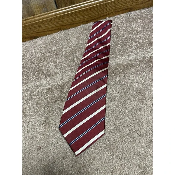 Banana Republic Silk Mens Tie Burgundy Black Diagonal Stripe Vtg Designer 3.75