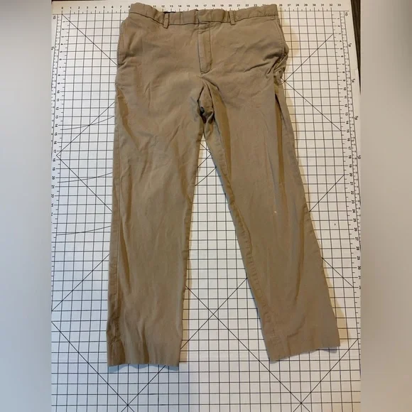 Banana Republic Men’s Size 35/32 Tan Aiden‎ Fit Chino Pants