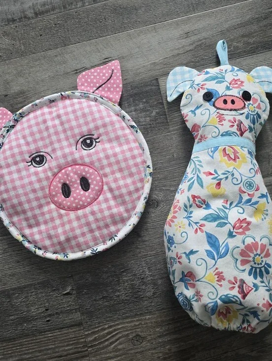 Pioneer Woam Pink Gingham Pig Face Potholder and  Reusable Bag Saver